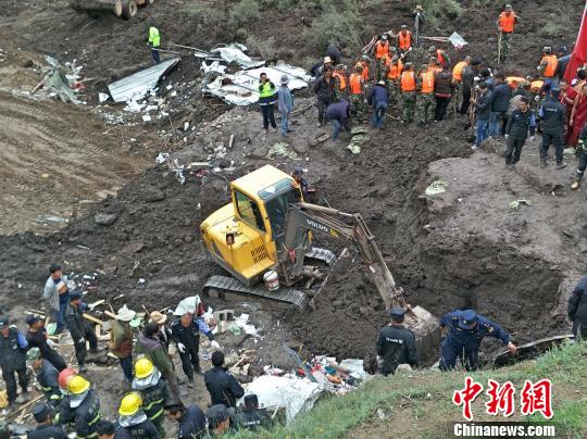 青海玛沁山体滑坡灾害 90余人被疏散600多人参与救援
