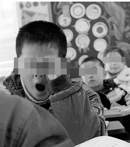 杭州拱墅区小学试新规:到校晚半小时 让孩子睡