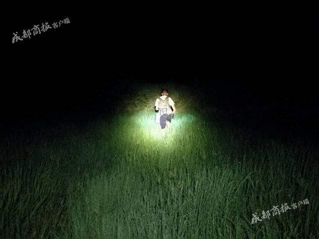 男子直播农村生活:半年获打赏8万 父母乡邻不