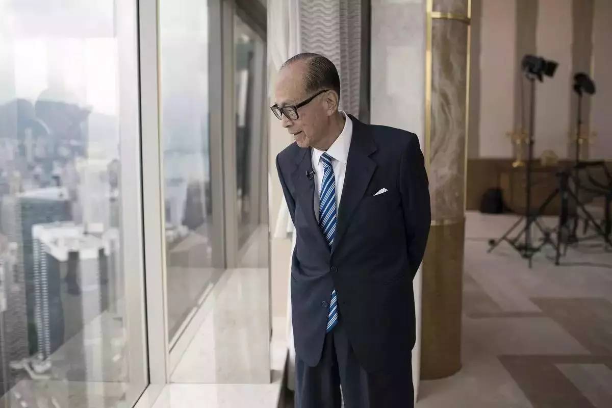 李嘉诚在印度摊上大事了?哎.大佬的黄昏!