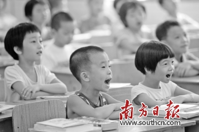 2007年人口数据_全国政协常委痛批虚报人口：亟需问责人口数据