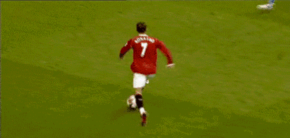 讲真,想踢好球就要学会用手踢球!