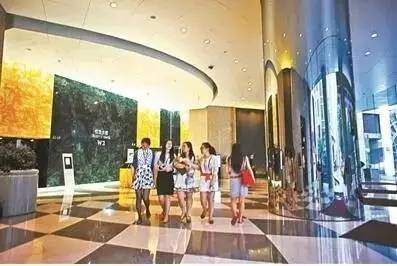 27岁姑娘患癌后被公司赶走!网友热议:没有工