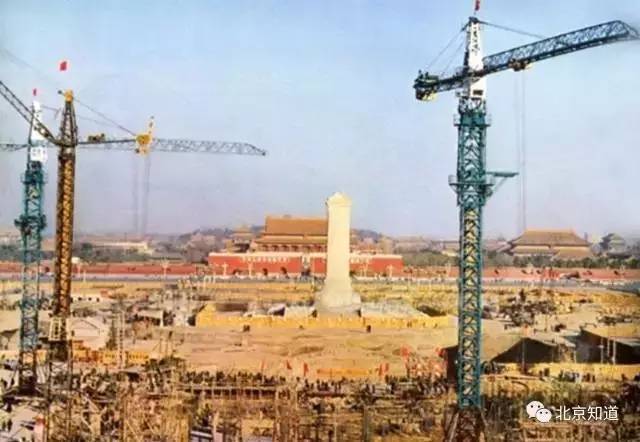 毛主席纪念堂建设场景。