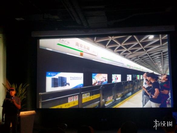 索尼媒体体验会 PS4新半透明手柄 PSVR限时