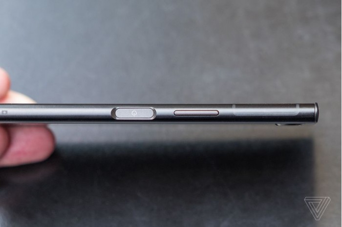 索尼发布两款新机 更新设计并且采用Android8