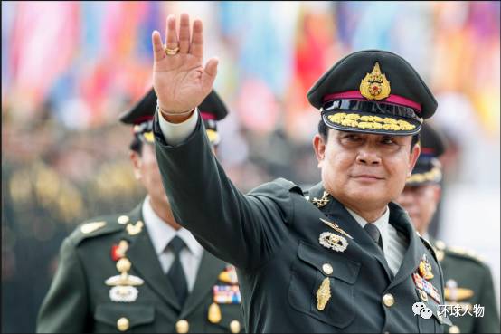 英拉兄妹,流亡与深情|泰国|推特|迪拜