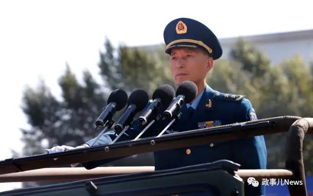 中将丁来杭任空军司令员