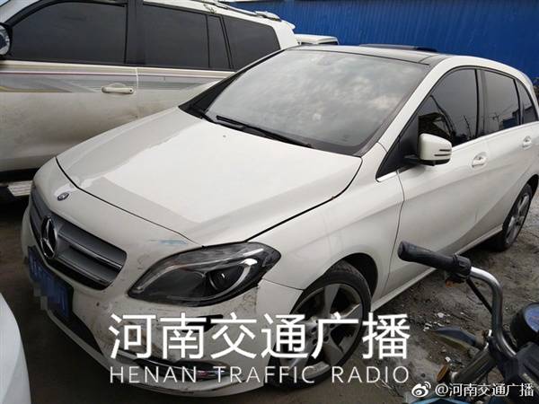 没有驾照、不用钥匙、成功解锁共享汽车后发生