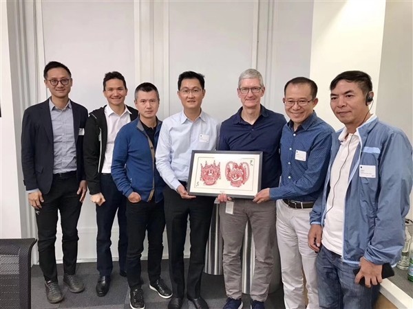 与库克合影!马化腾张小龙现身苹果总部|张小龙