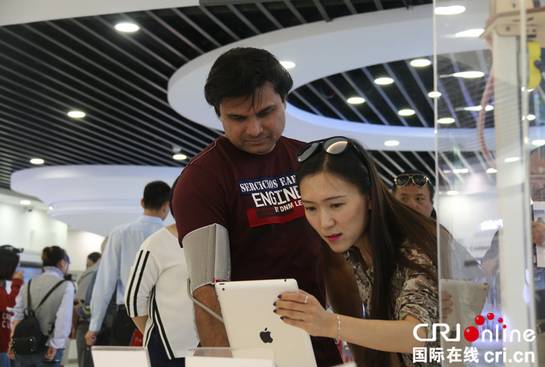 2017海外大V东北行:这项高新技术产品连歪果