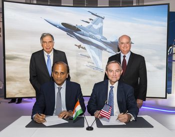 今年巴黎航展上，印度塔塔集团和美国洛克希德公司签署意向协议，组成竞标团队参加印度空军单发战斗机选型