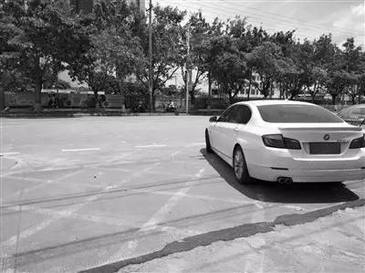 只因乘客拒绝五星好评,海口滴滴司机锁车要挟