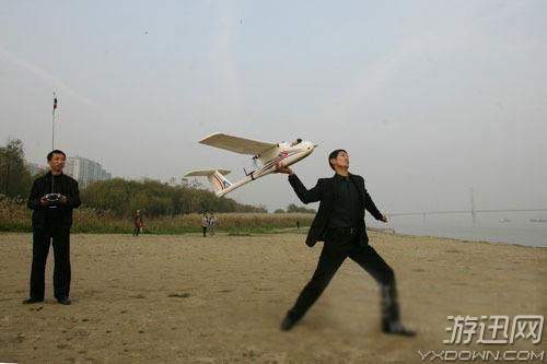 自制航模逼停高铁!