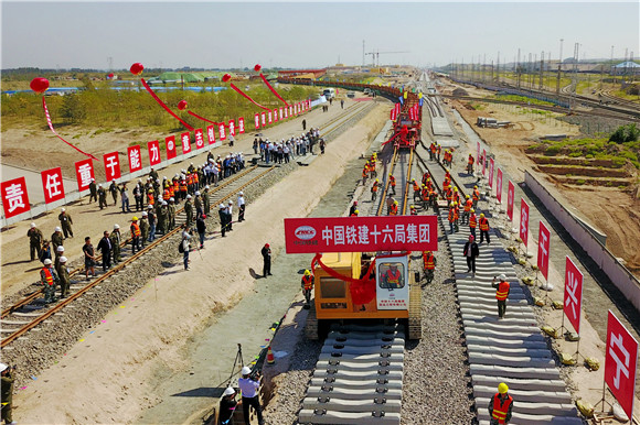 中国铁建承建宁夏首条高铁开始铺轨|高铁|宁夏