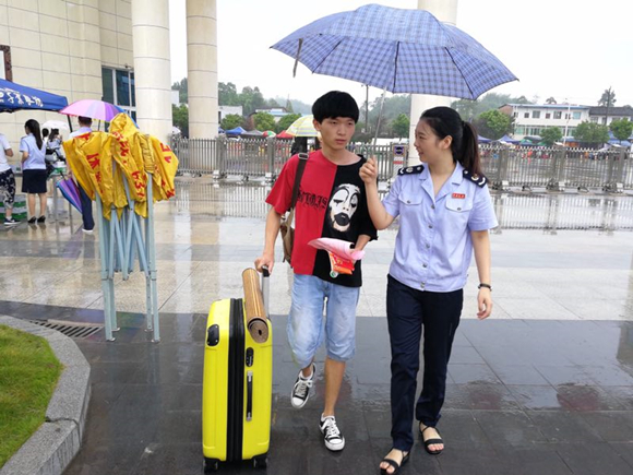 梁平区开展税法进校园,开学第一课税收宣传活