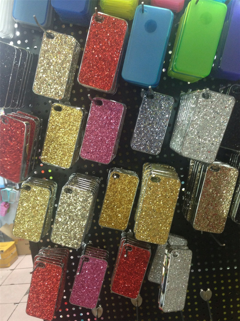 手机不行,壳来凑:手机产业背后的手机壳大生意