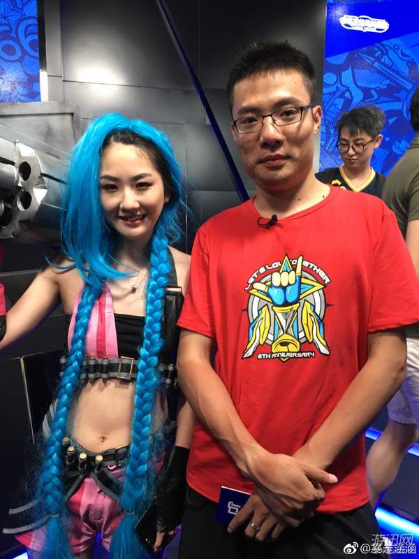 5岁小学生沉迷看直播 LOL国服第一女盲僧遭家