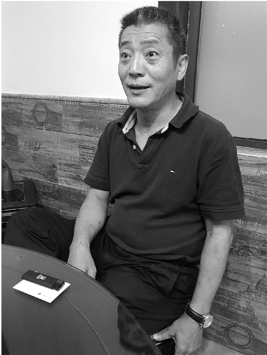 叶峰和记者聊起当天的情形。钱江晚报 图
