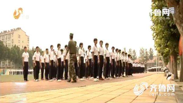 不理发就退学!济南一学校要求统一发型 规定洗