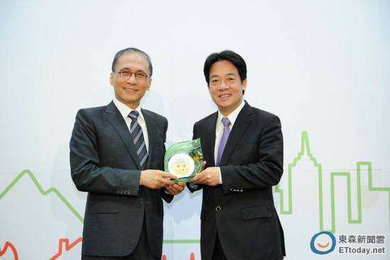 邱毅: 林下赖上 是学究换草包 只会加速台湾的衰