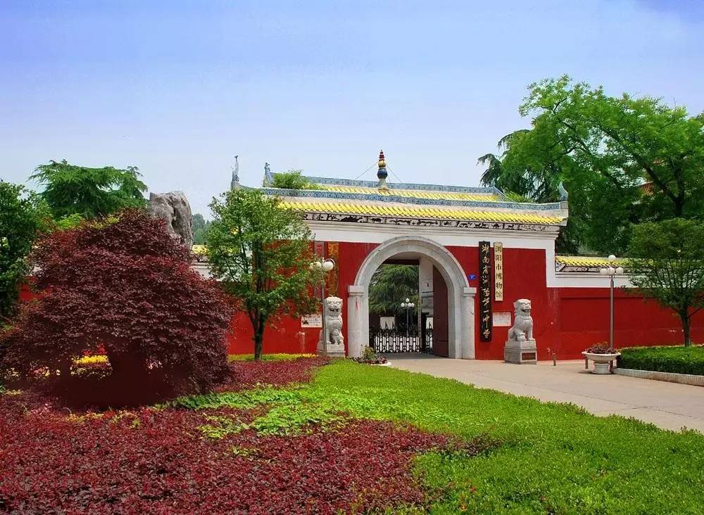 周南中学新校门火了,快看长沙哪个中学的校门