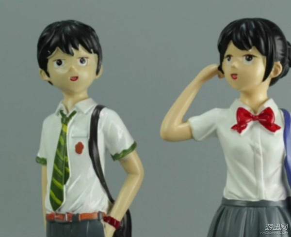 日本惊现国产《你的名字》邪神手办 新海诚看