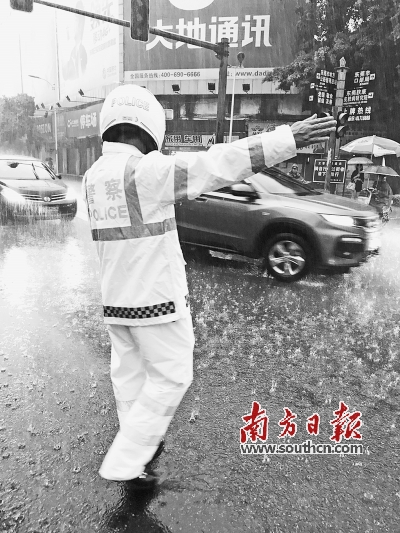 一场暴雨 两万多条防汛短信