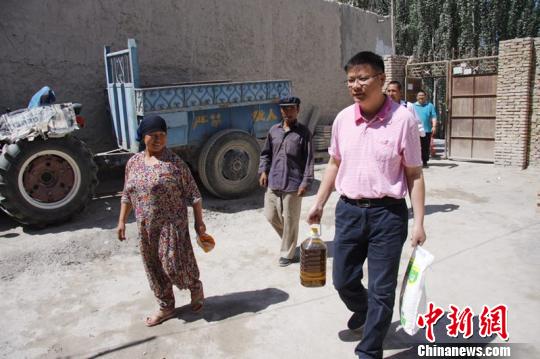 广东东莞援疆工作队 古尔邦节 期间走亲戚|图尔