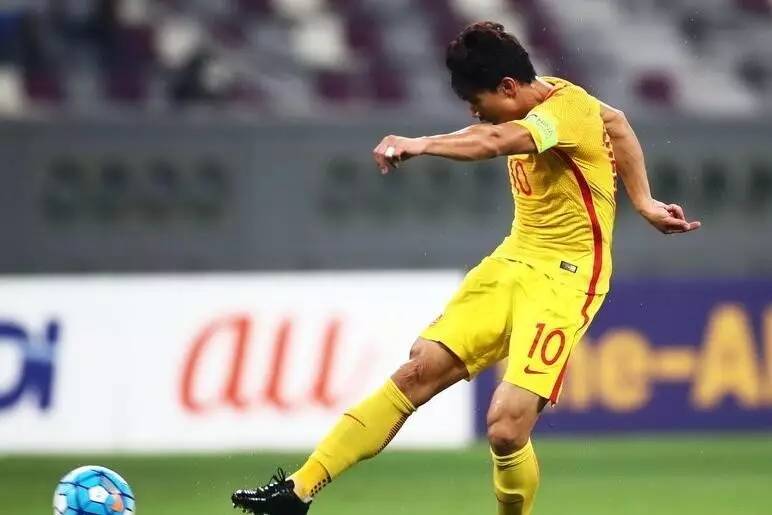国队2-1击败卡塔尔,尽管无缘2018世界杯,此刻