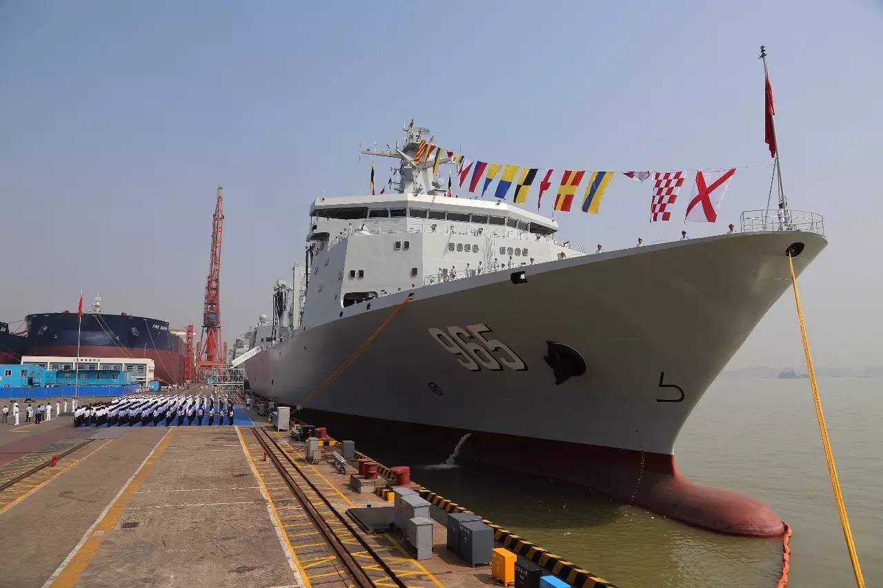 中国首艘四万吨级补给舰就位 航母编队如虎添翼