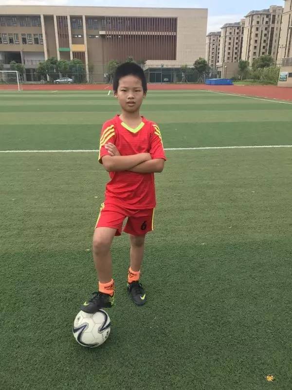 国足2:1卡塔尔,以胜利告别世界杯!有宁波这群足