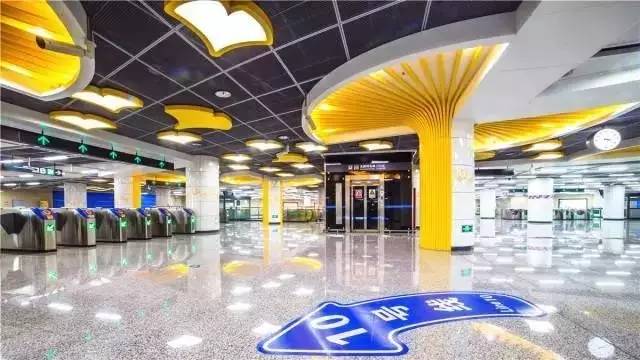 成都地铁10号线今天9:16首发!四川发布全程直播| 早读四川