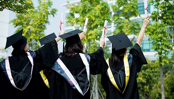 州女生留学6年花费200万 回国工作底薪2000元