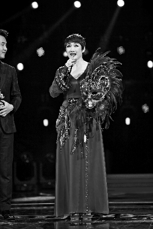 成方圆出道30年依旧燃|成方圆