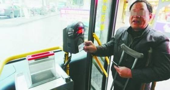 大连一大学生和同学持刀入室杀人,就因为一句