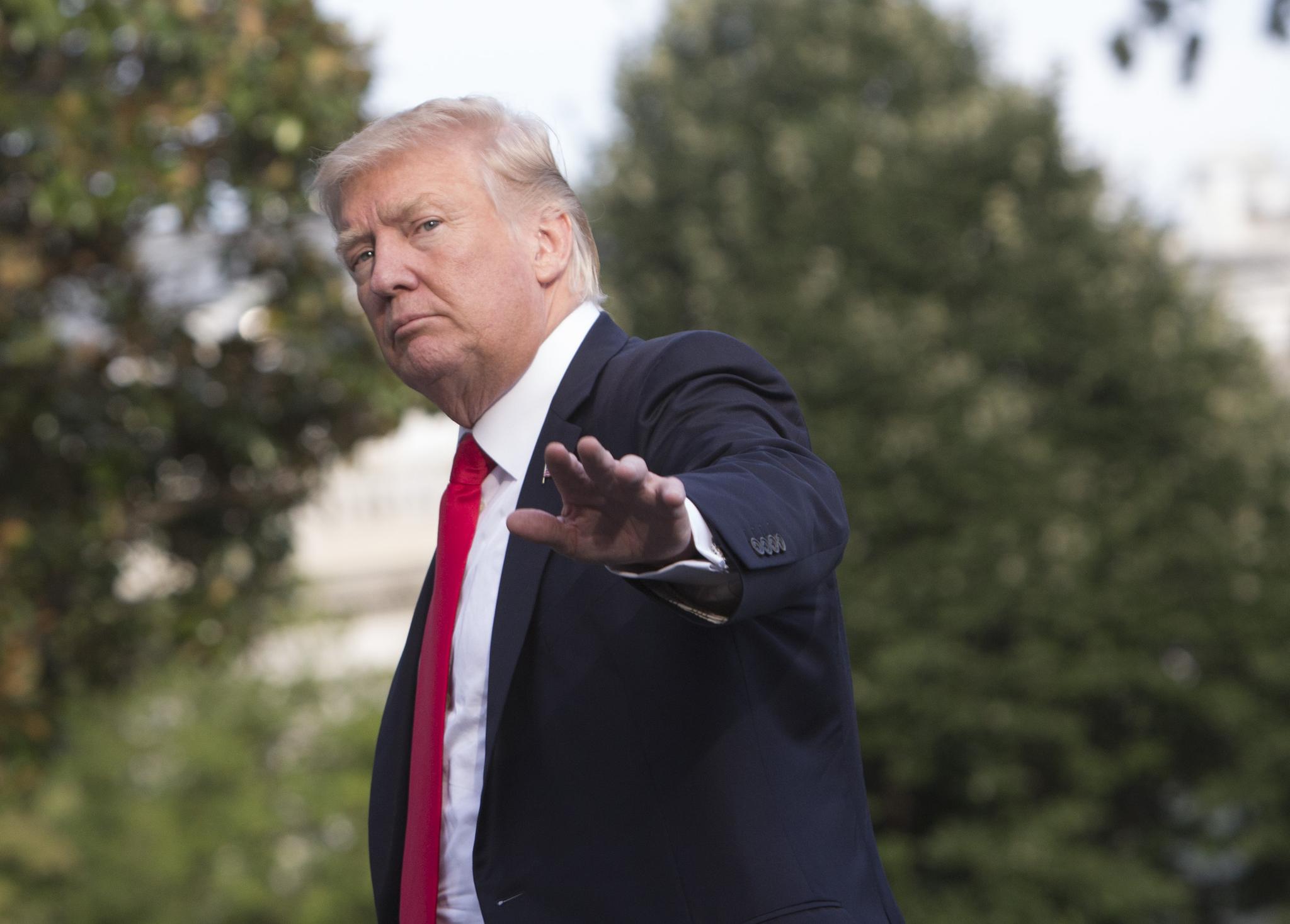 特朗普找六人顾问群聊:我要的不是税改是直接