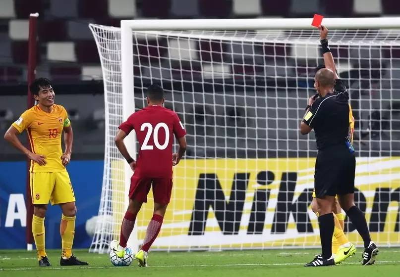 国足泪别2018世界杯!网友:站着出局不丢人!|国