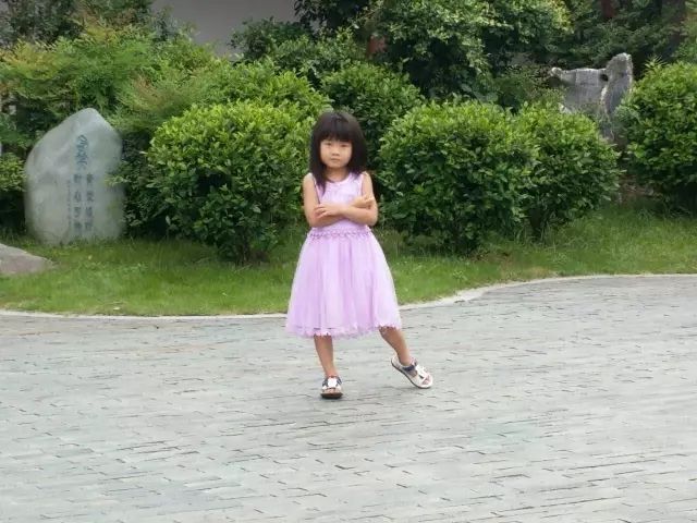 大雨中5岁漂亮女童家门口丢了!|标致|张思琪|塘厦