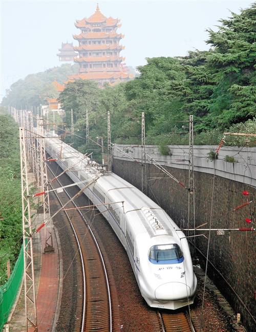 高铁已经成为湖北经济发展的大马力“助推器”。 顾兆农摄