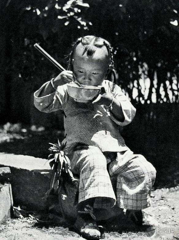 这是一组有“味道”的老照片 让人看饿了的街头小吃!