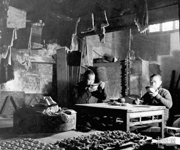 这是一组有“味道”的老照片 让人看饿了的街头小吃!