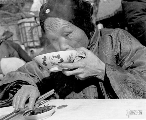 这是一组有“味道”的老照片 让人看饿了的街头小吃!