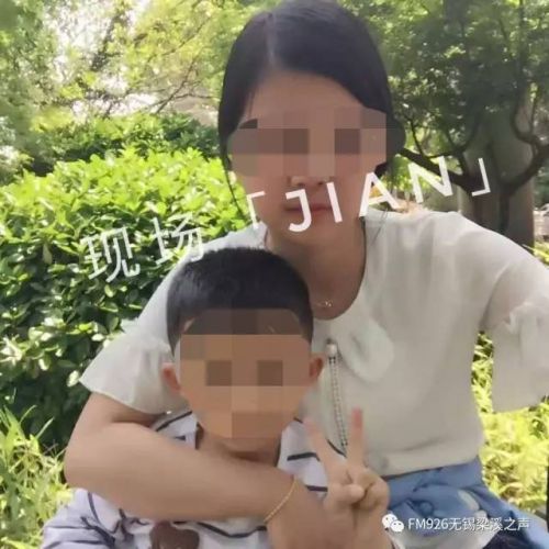 　　小玲生前照