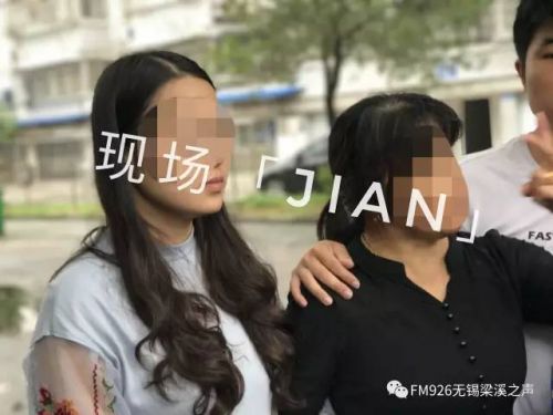 　　李女士（左）和母亲黄女士
