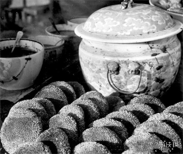 这是一组有“味道”的老照片 让人看饿了的街头小吃!