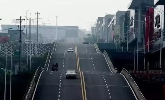 大重庆新晋网红叕上线了!巴南这条波浪公路小
