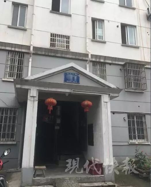 因长得好看总被怀疑出轨,26岁女子与男同事吃