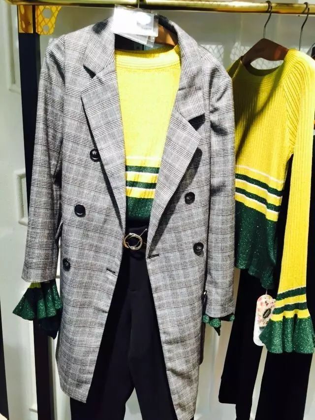 蕾朵风衣_芙兰朵露蕾米莉亚头像(3)