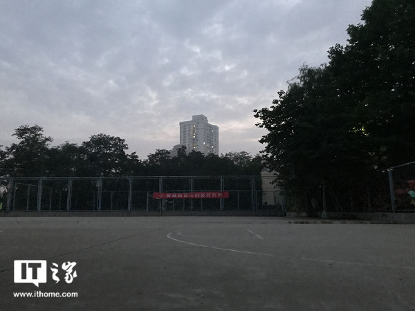 荣耀 V9 play手机体验评测:颜值尚可,性能够用|